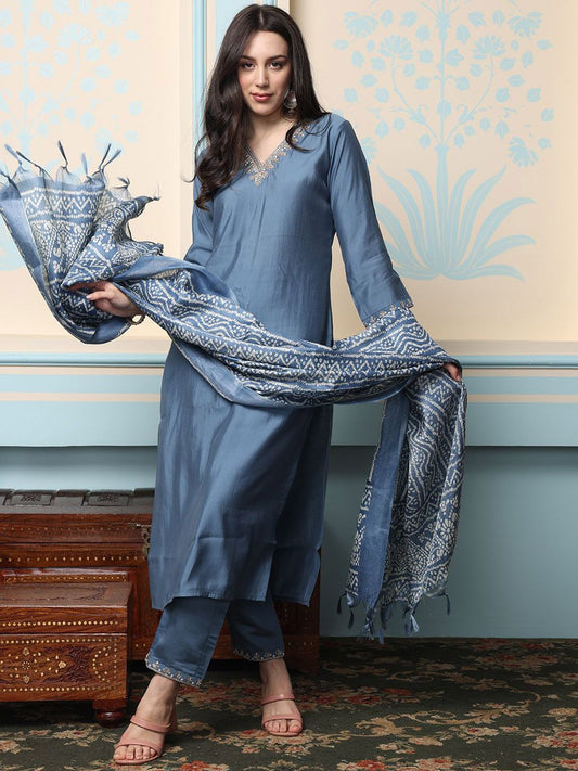 Women Ethnic Motifs Embroidered Regular Kurta with Trousers & With Dupatta