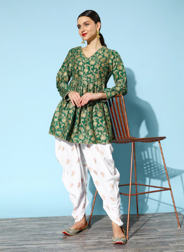 Women Ethnic Motifs Polyester New Neckline Kurta Set