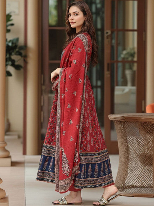 Women Ethnic Motifs Printed Regular Kurta with Trousers & With Dupatta