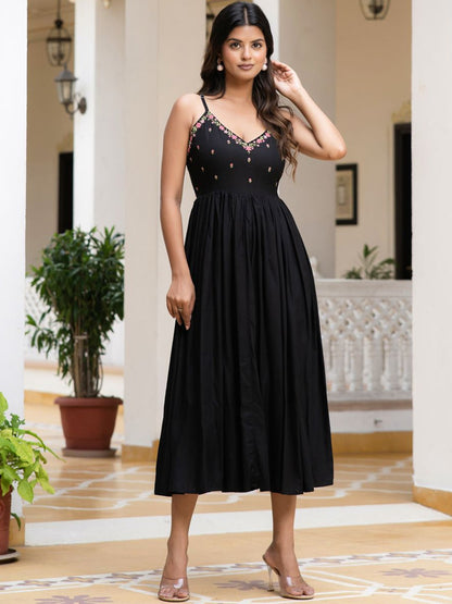 Women Floral Embrodiered Shoulder Straps Flared Midi Dress