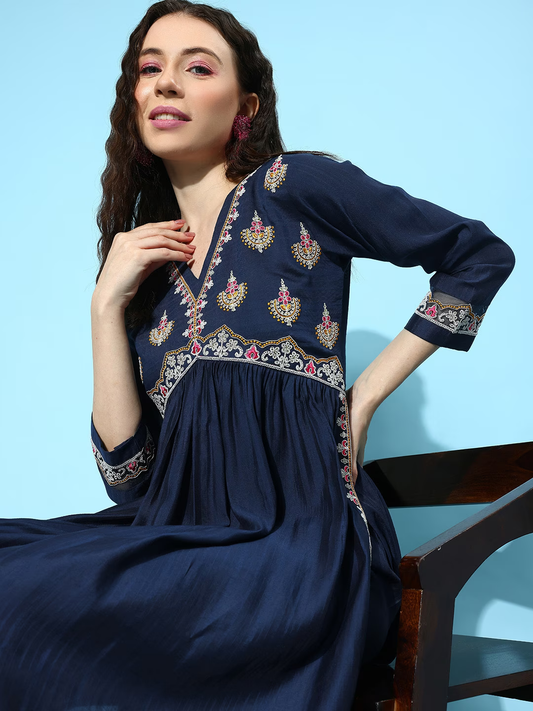 Women Floral Embroidered High Slit Sequinned Kurta with Trousers