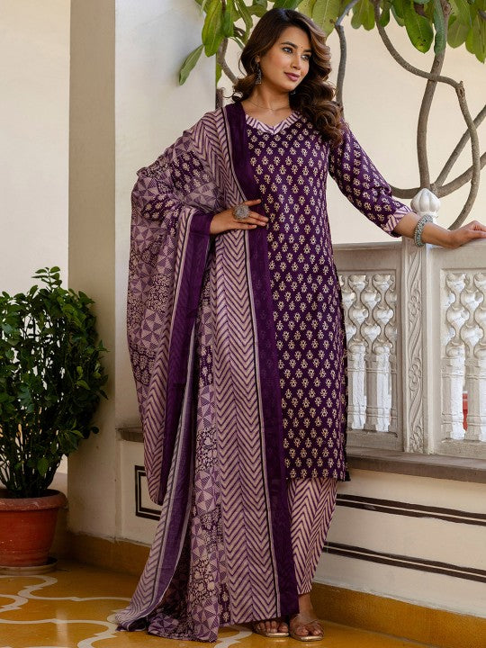 Women Geometric Printed Round Neck Regular Kurta with Trousers & Dupatta