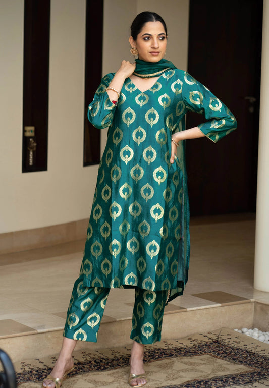 Women Jacquard Kurta Pant Dupatta Set