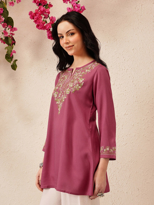 Women Naila Kashmiri Floral Embroided Viscose Rayon Full Sleeves A-Line Kurti