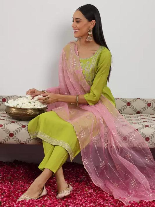 Women Silk Blend Kurta Pant Dupatta Set