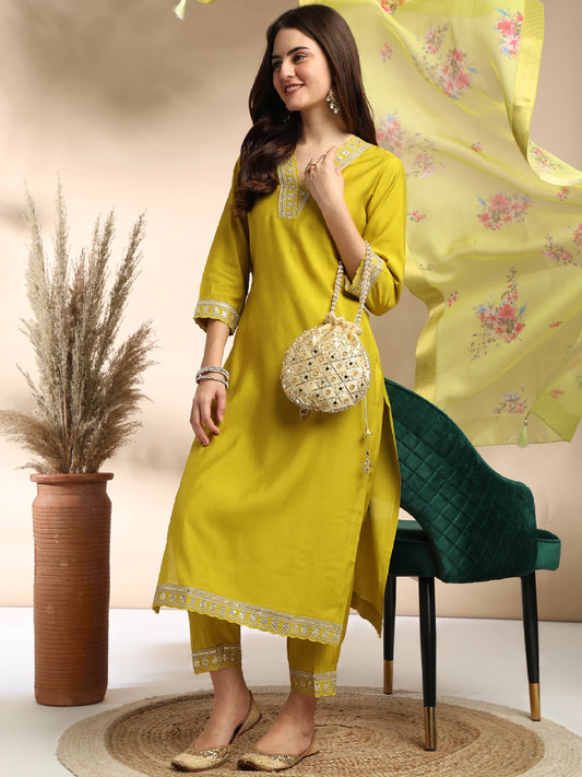 Women Silk Blend Kurta Pant Dupatta Set