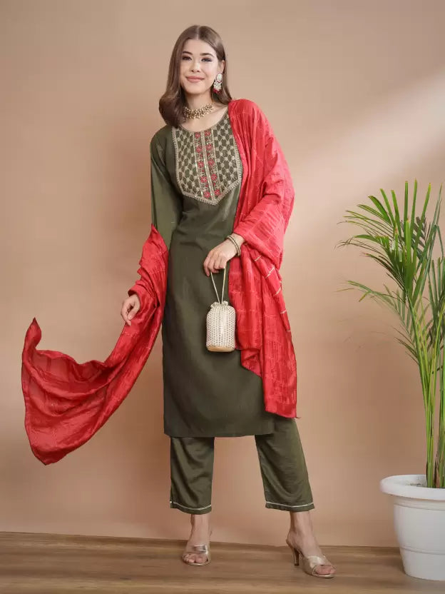 Women Silk Blend Kurta Pant Dupatta Set