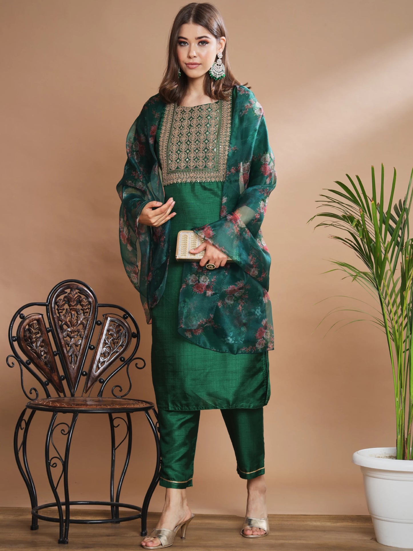 Women Silk Blend Kurta Pant Dupatta Set