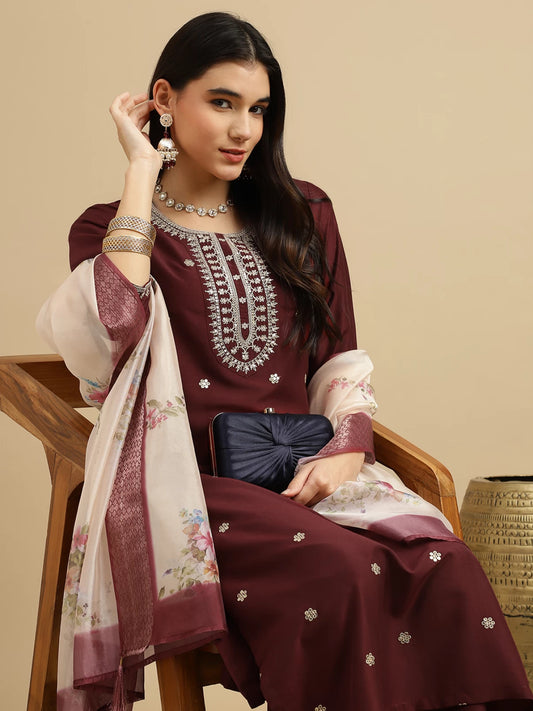 Women Silk Blend Kurta Pant Dupatta Set