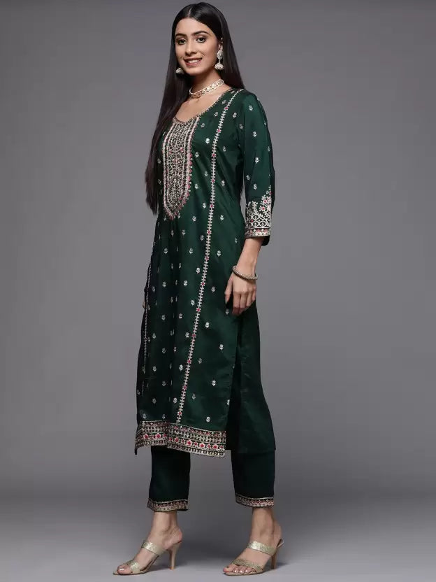 Women Silk Blend Kurta Pant Dupatta Set