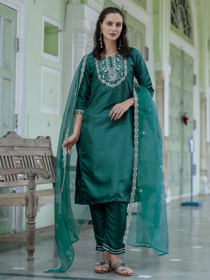 Women Silk Blend Kurta Pant Dupatta Set