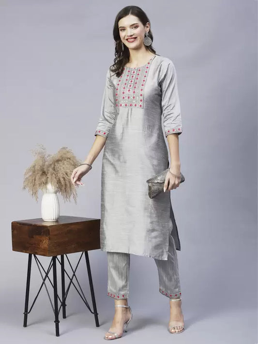 Women Silk Blend Kurta Pant Set