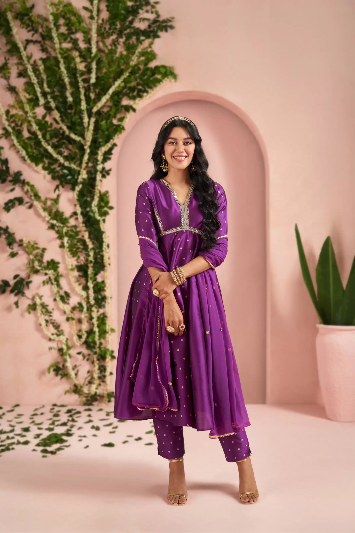 Women Silk Blend Kurta Pant Set