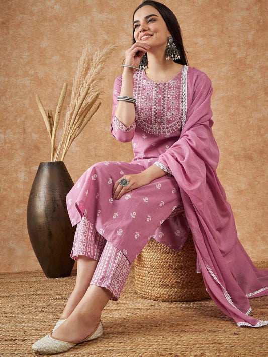 Women Viscose Rayon Kurta Pant Dupatta Set