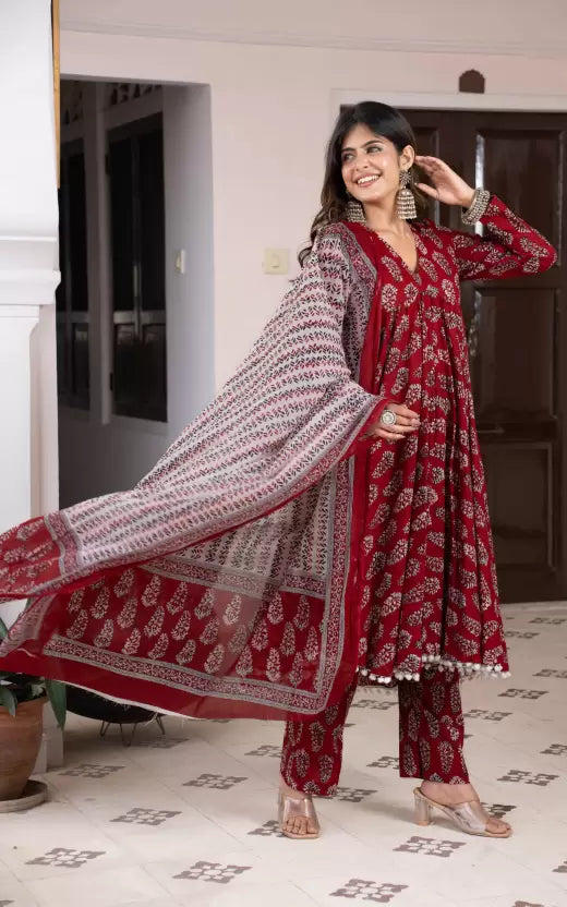 Women Viscose Rayon Kurta Pant Dupatta Set