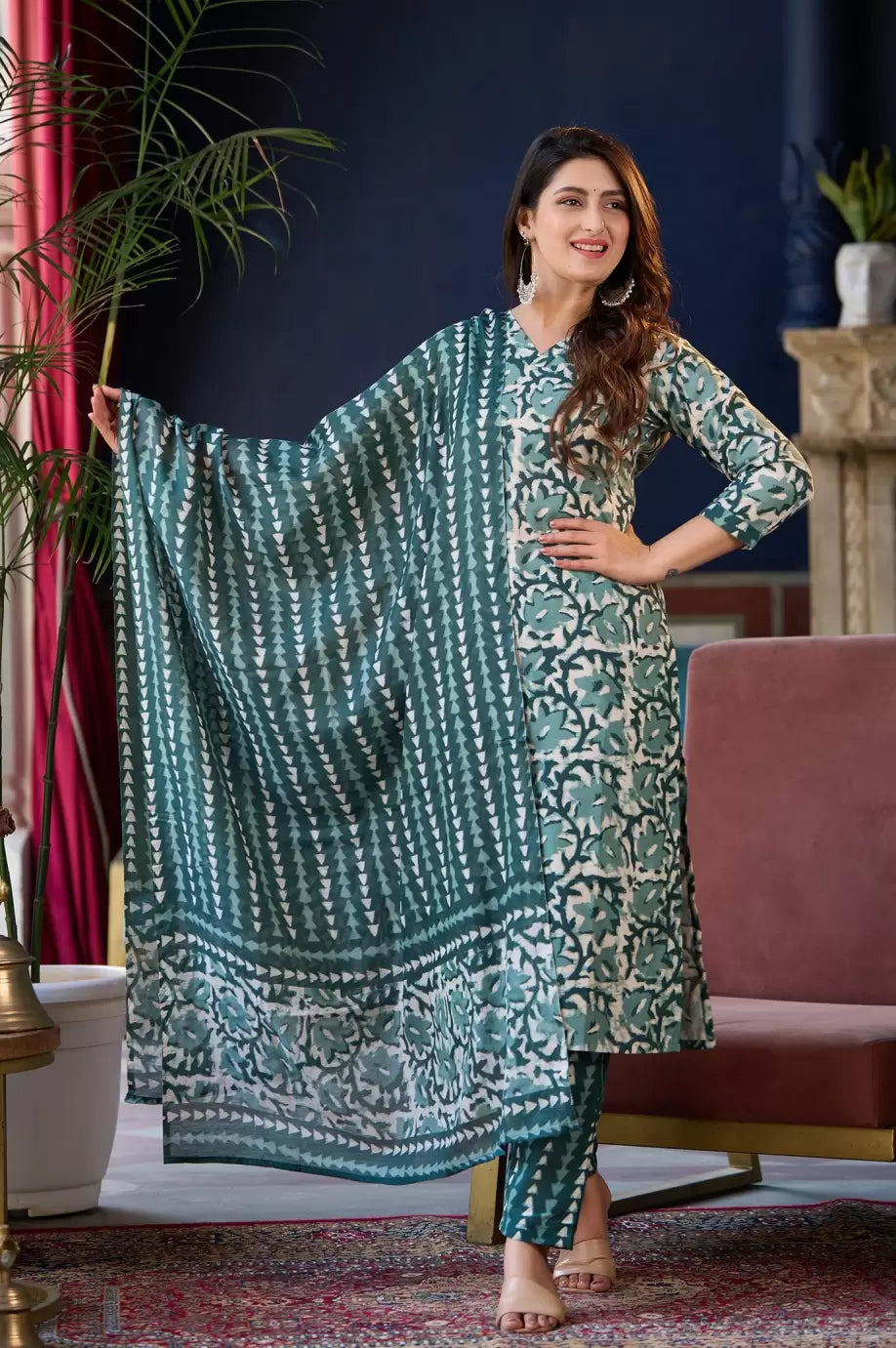 Women Viscose Rayon Kurta Pant Dupatta Set