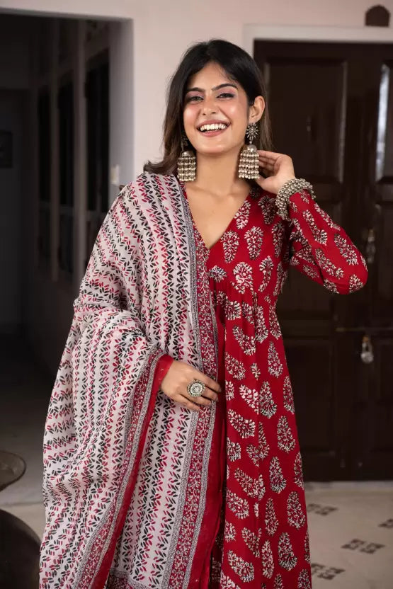 Women Viscose Rayon Kurta Pant Dupatta Set