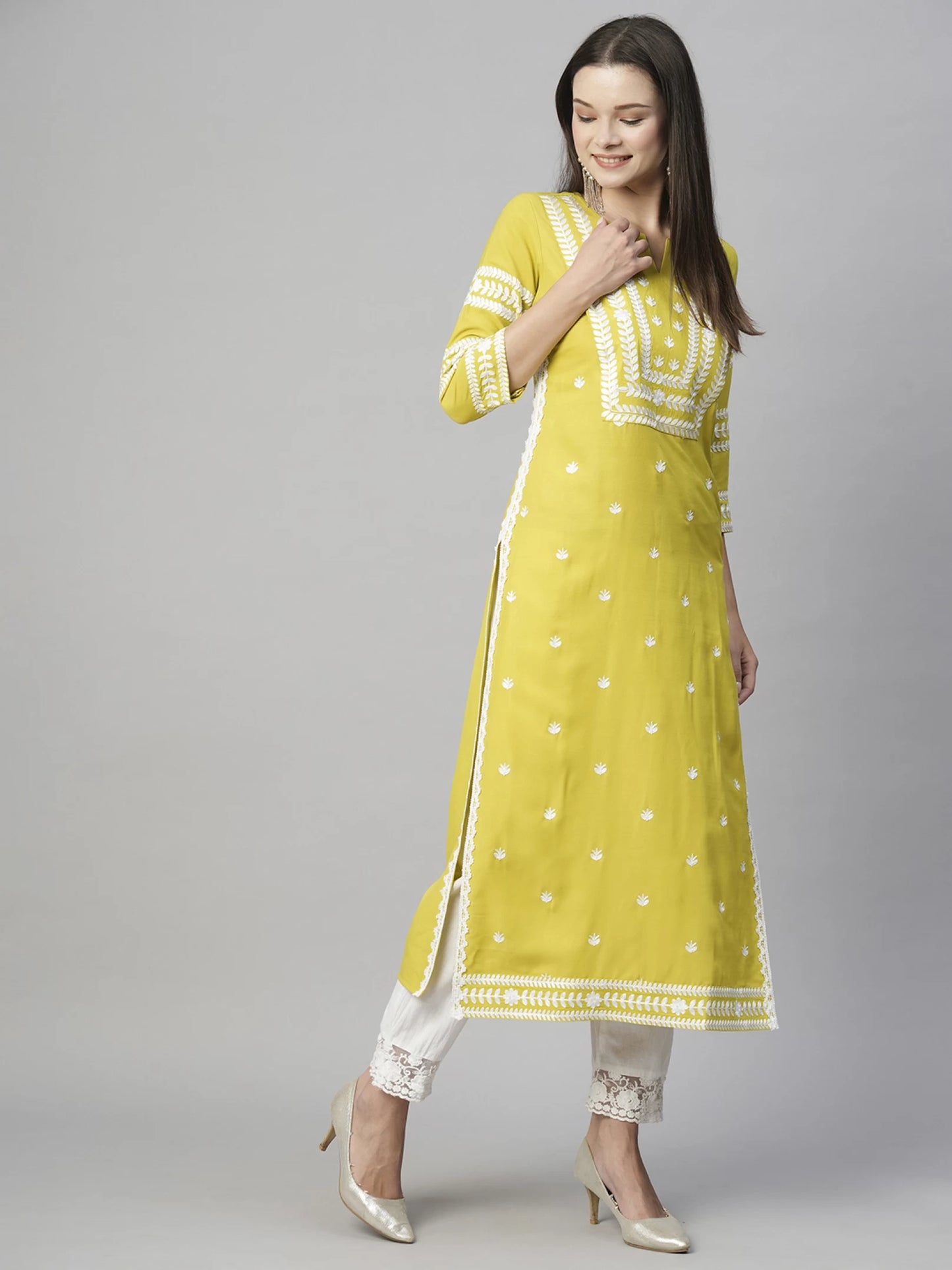 Women Embroidered Cotton Blend Straight Kurta