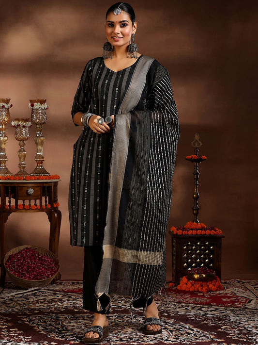 Ethnic Motifs Thread Work Straight Kurta with Trousers & With Dupatta