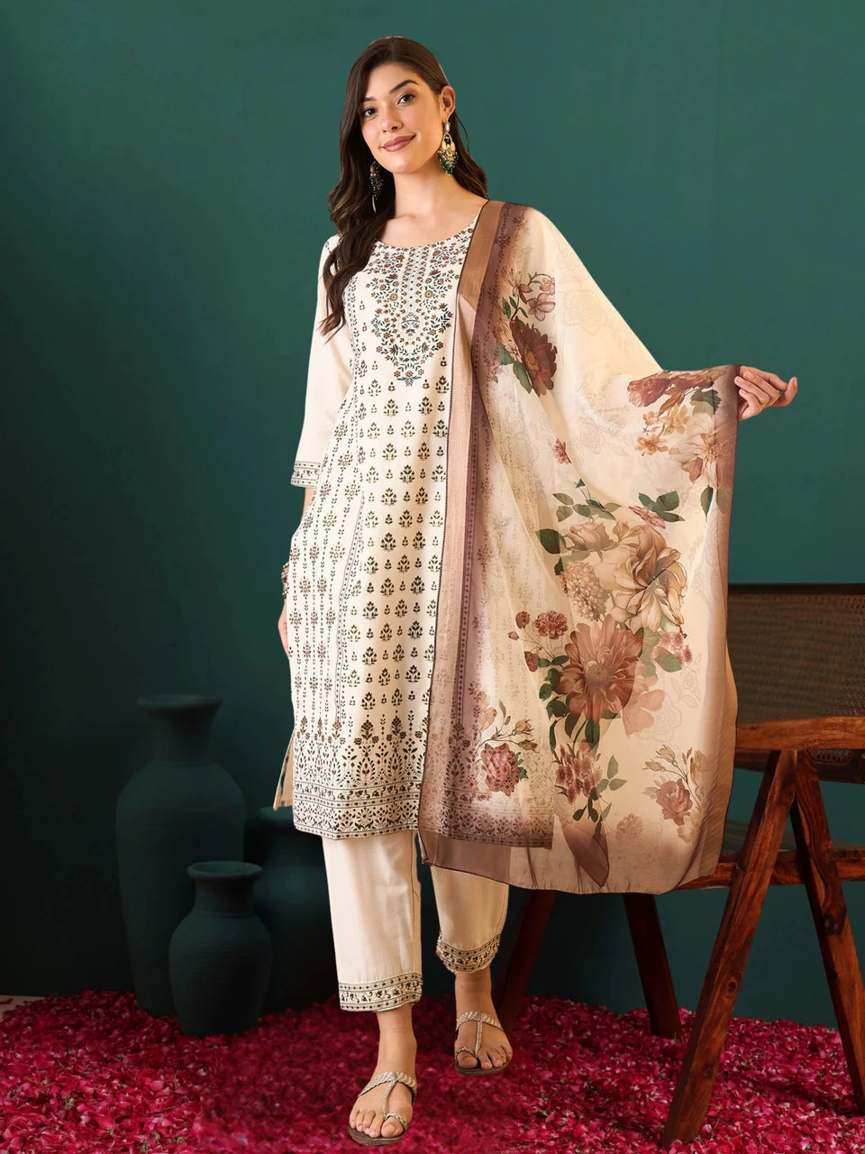 Women Cotton Blend Kurta Pant Dupatta Set