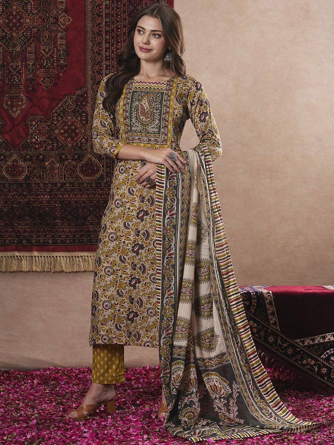Floral Printed Straight Kurta With Trouser & Dupatta