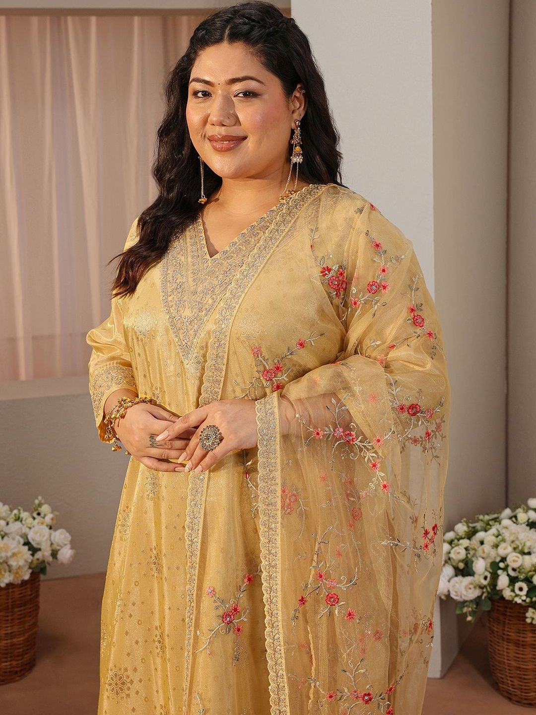 Plus Size Women Ethnic Motifs Kurta with Trousers & Dupatta