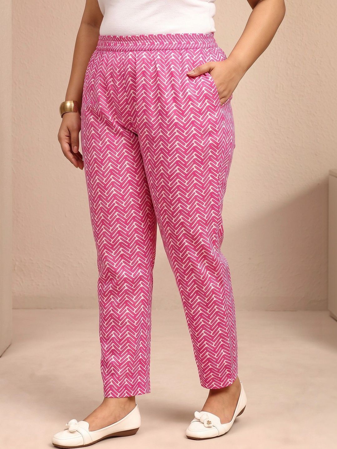 Women Ethnic Motifs Printed Regular Thread Work Kurta with Trousers & With Dupatta