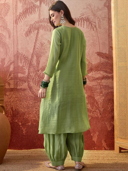 Embroidered Round Neck Kurta & Trousers Kurta Sets
