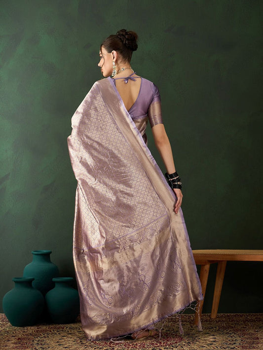 Woven Design Saree With Blouse Piece