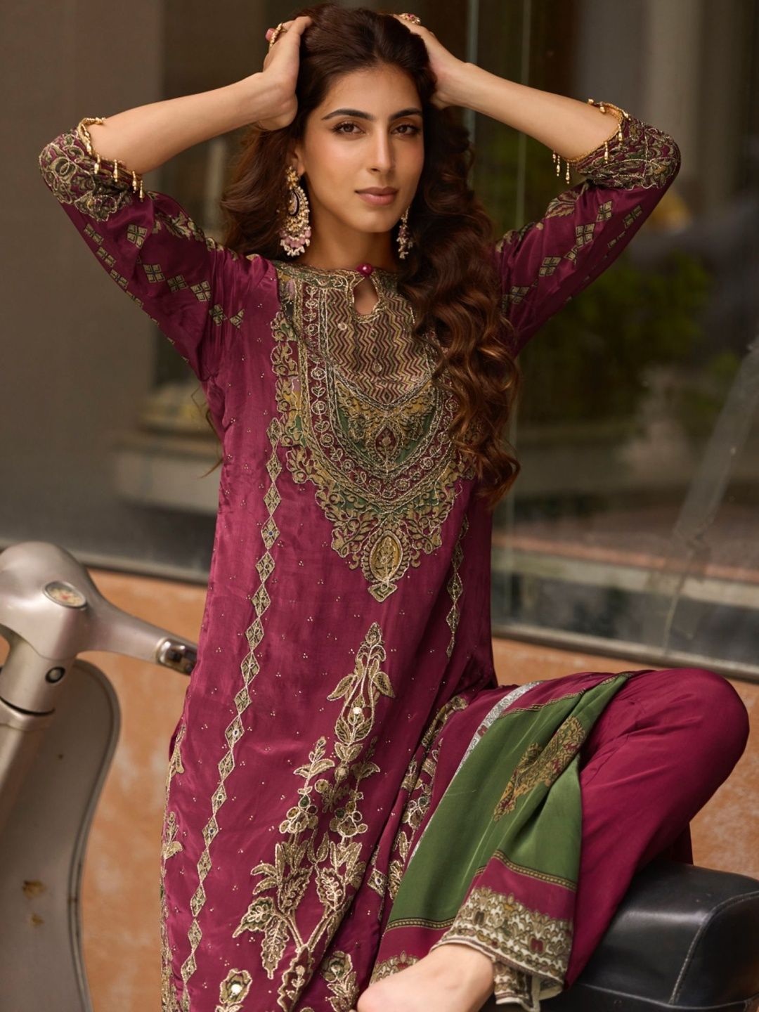 Women Ethnic Motifs Embroidered Regular Thread Work Silk Crepe Kurta with Trousers & With