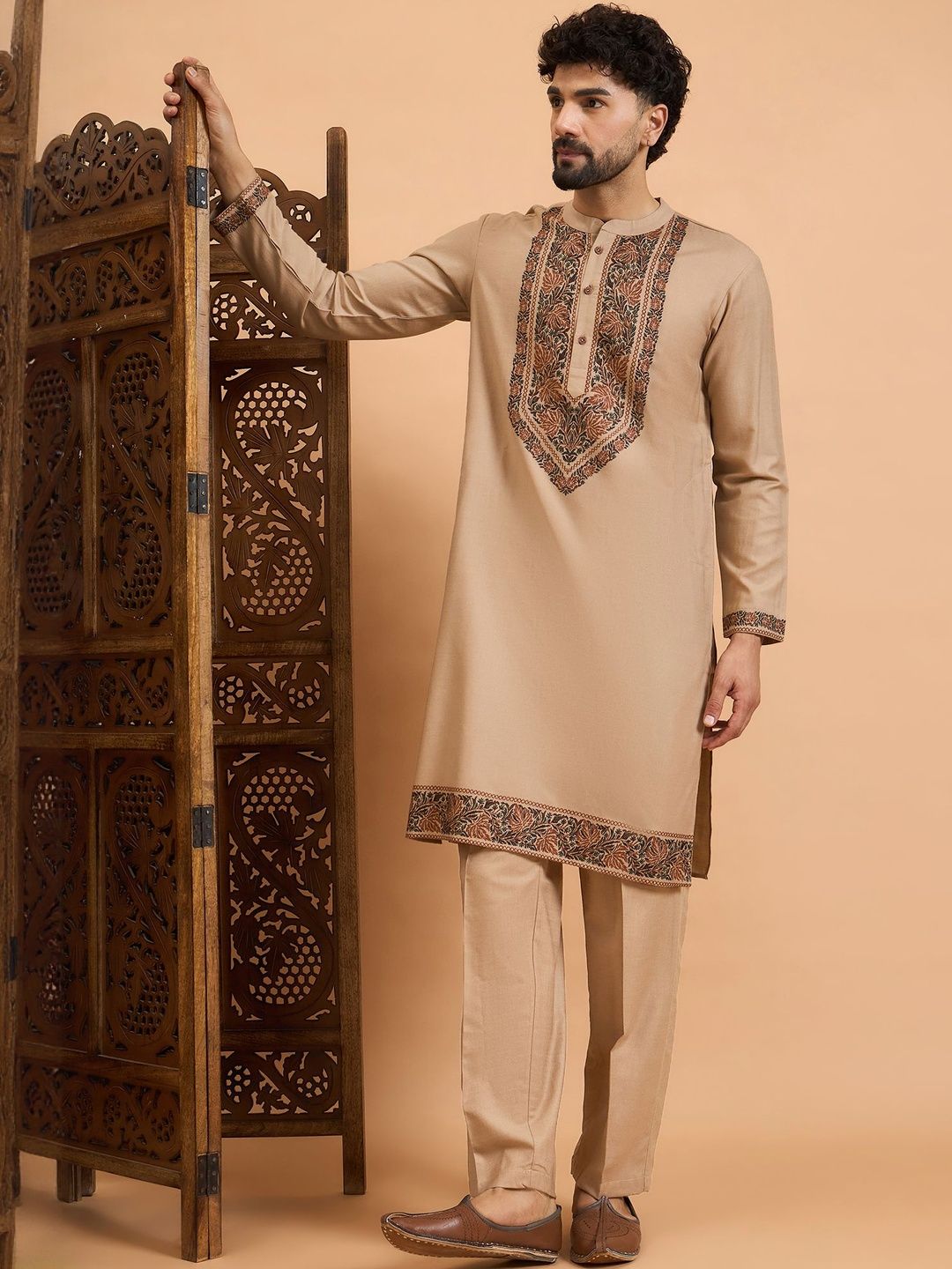 Men's Breathable Festive Jacquard Yoke Detailing Kurta With Bottom