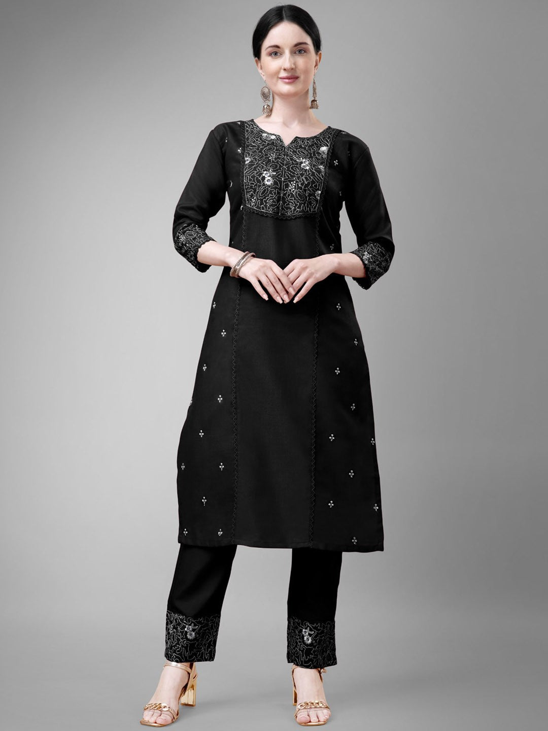 Ethnic Motifs Yoke Design Round Neck Straight Kurta with Churidar