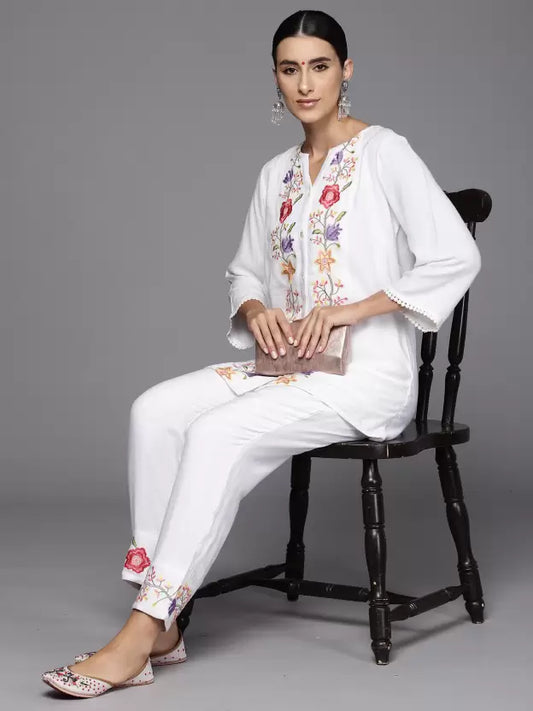 Women White Viscose Rayon Kurta Pant Set