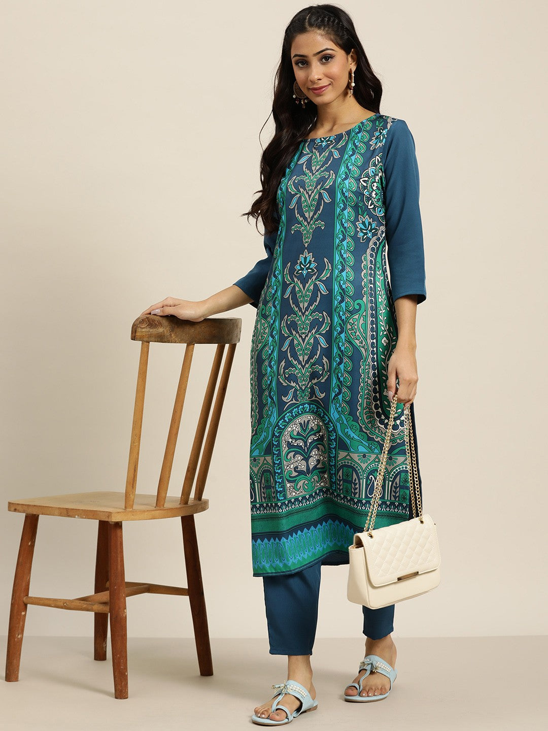 Women Blue Ethnic Motifs Printed Kurta with Solid Trousers