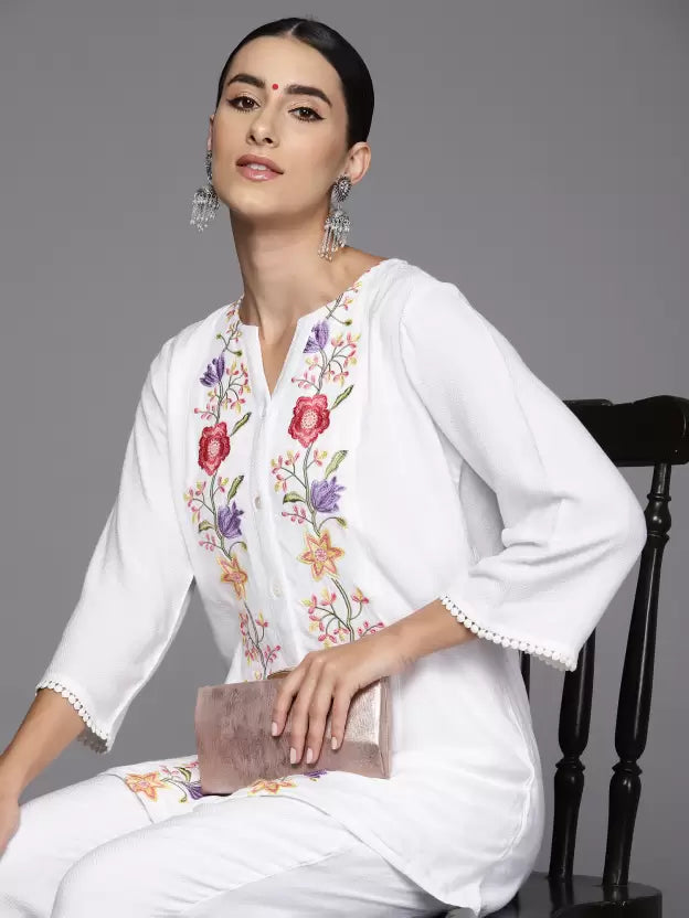 Women White Viscose Rayon Kurta Pant Set