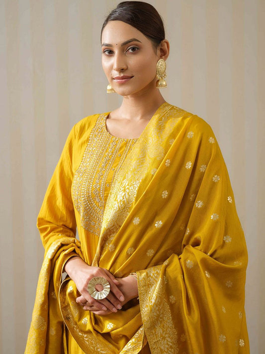 Women Embroidered Straight Kurta Trousers With Dupatta