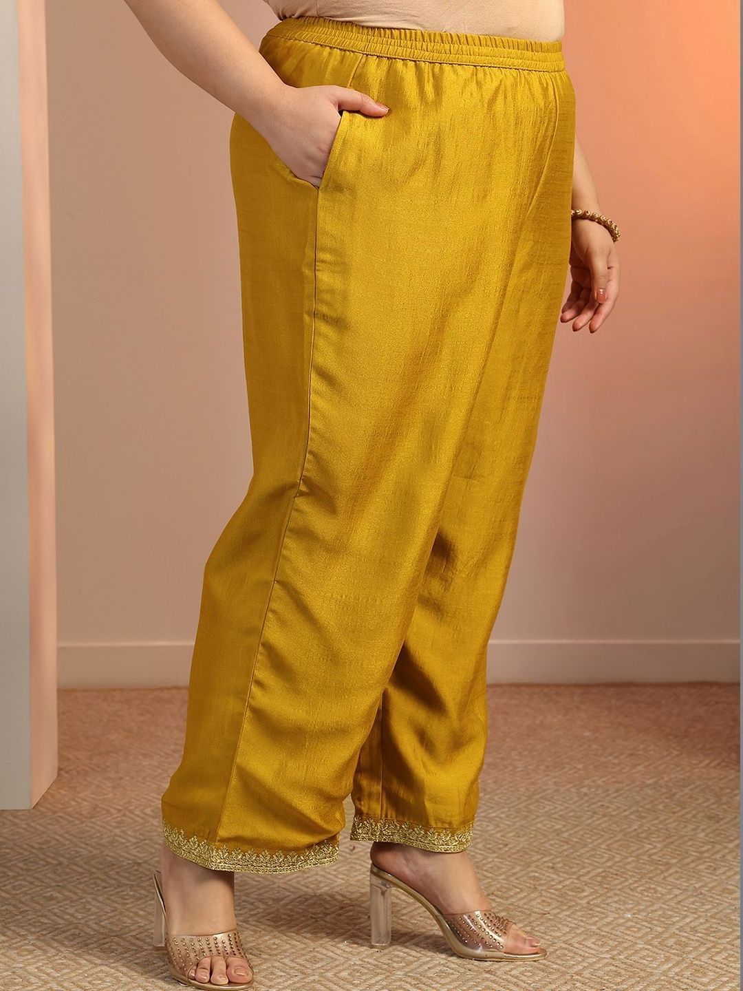 Plus Size Women Ethnic Motifs Embroidered Kurta Suit Set