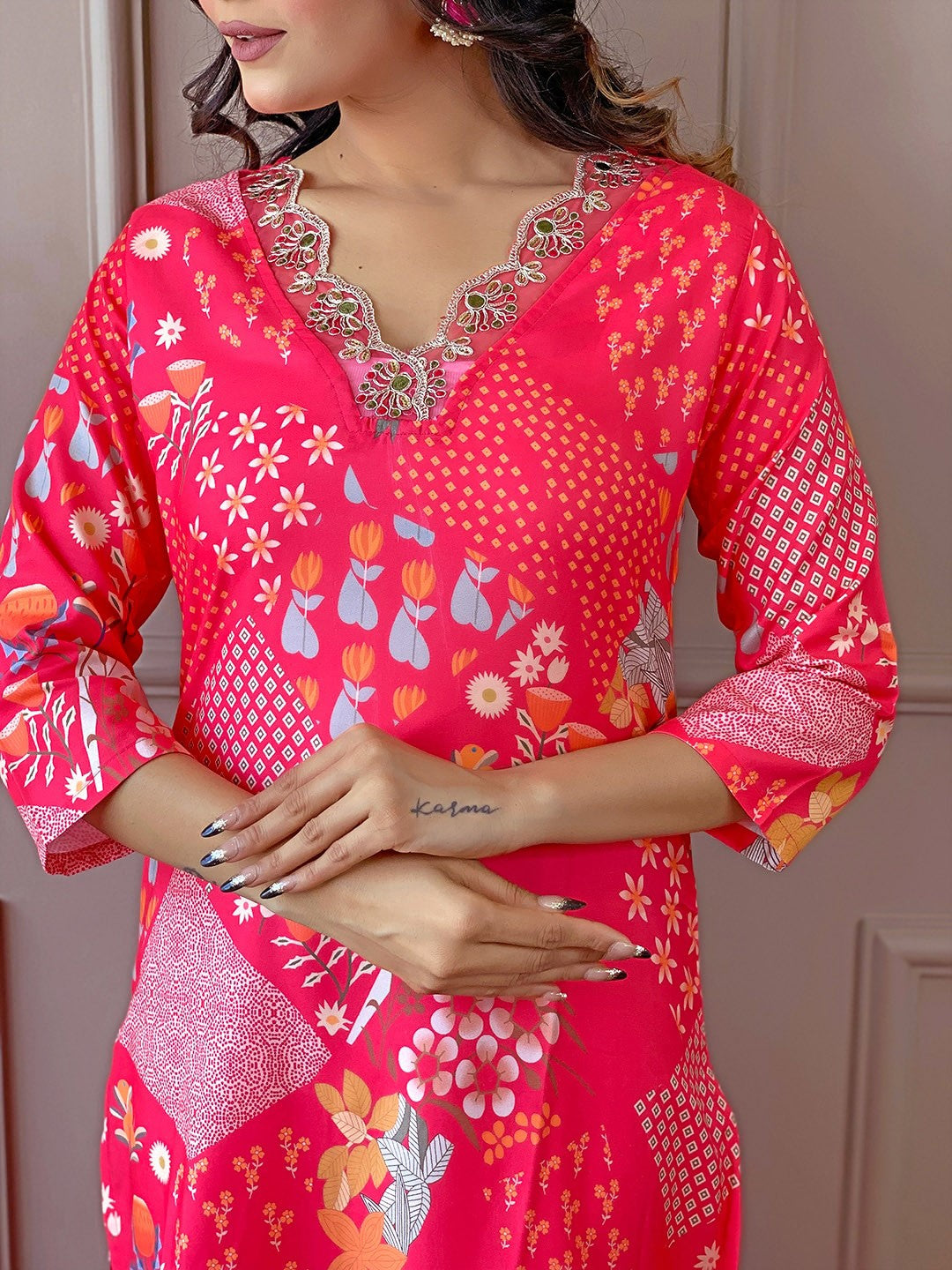 Floral Printed Thread Work Straight Kurta With Trousers & Dupatta