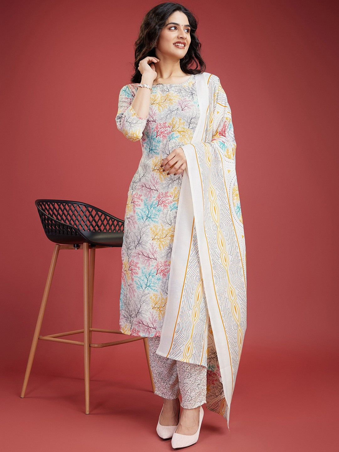 Floral Printed Regular Kurta with Trousers & Dupatta