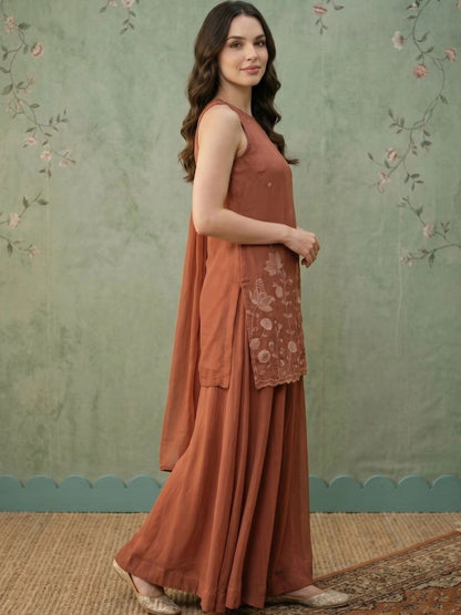 Women Floral Embroidered Regular Thread Work Kurta with Sharara & With Dupatta