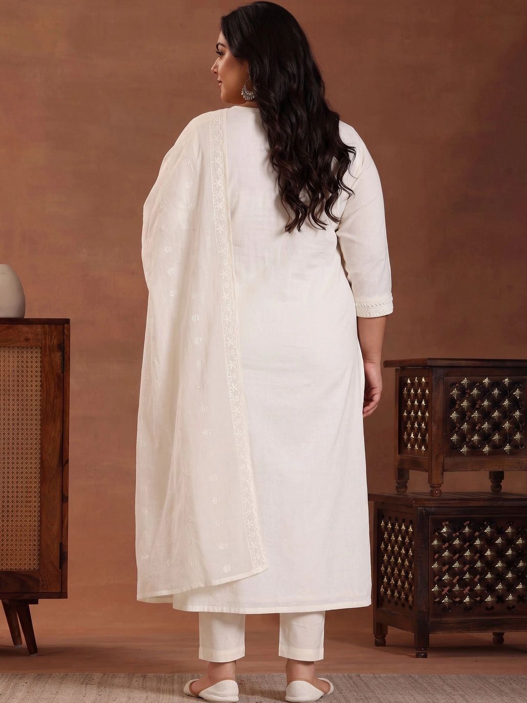 Women Ethnic Motifs Embroidered Regular Thread Work Kurta with Trousers & With Dupatta