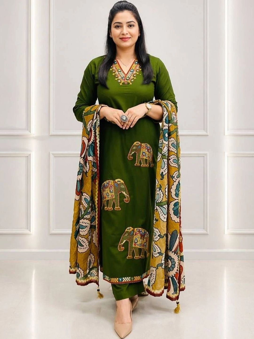 Women Ethnic Animal Printed Regular Thread Work Kurta with Trousers & With Dupatta