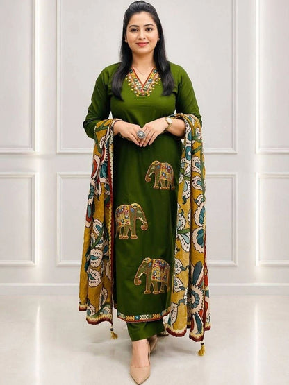 Women Ethnic Animal Printed Regular Thread Work Kurta with Trousers & With Dupatta