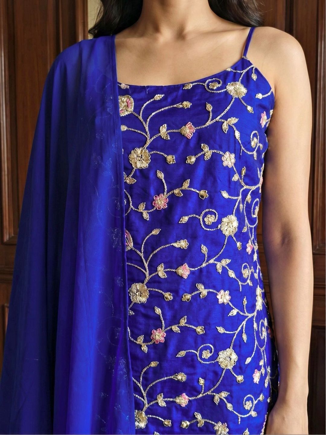 Women Floral Embroidered Regular Thread Work Kurta set