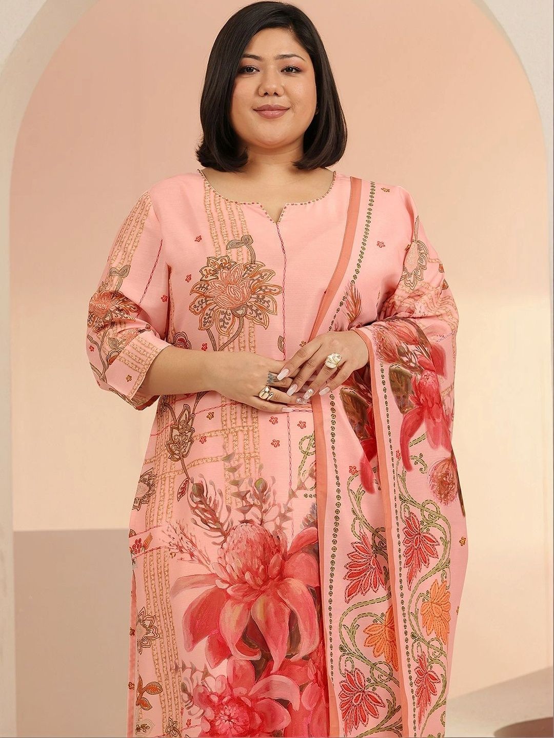Women Floral Printed Regular Kurta with Trousers & With Dupatta