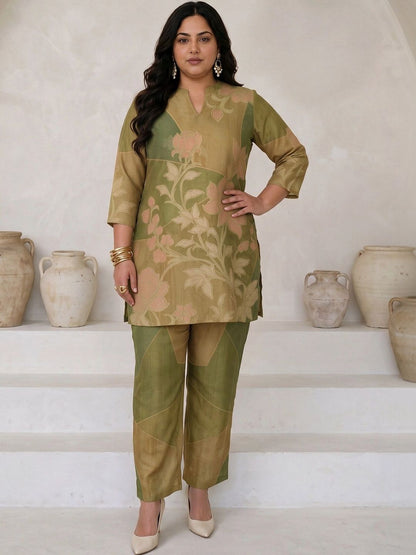 Women Floral Printed Regular Kurta with Trousers