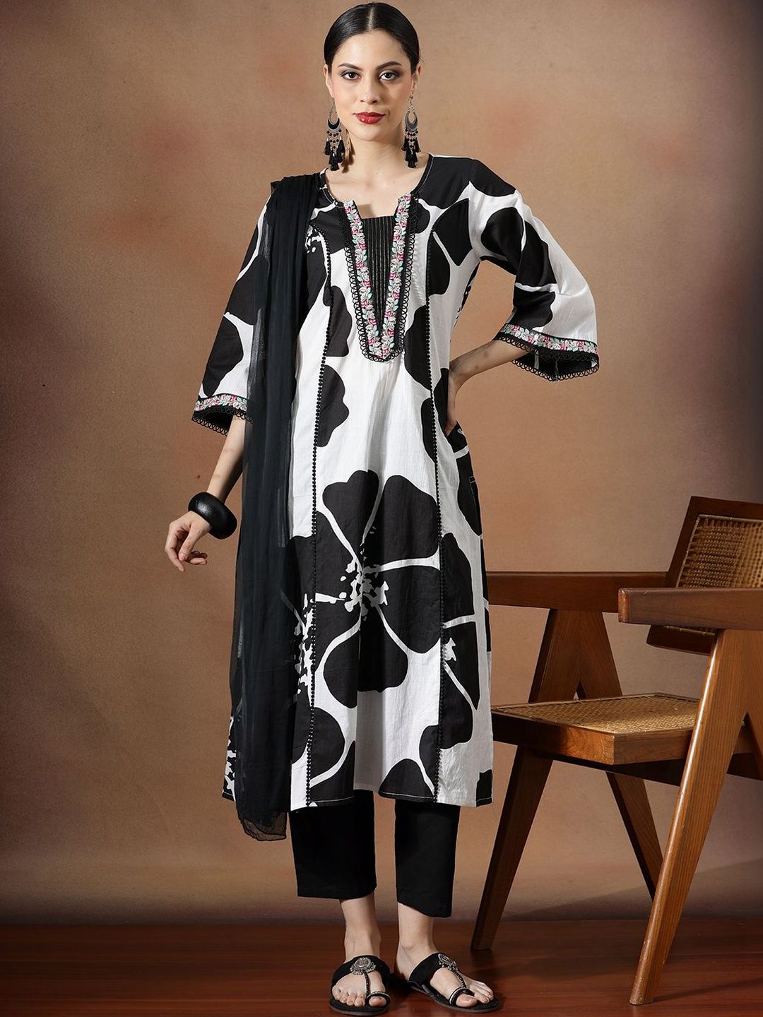 Embroidered Pure Cotton Round Neck Kurta & Trousers Kurta Sets
