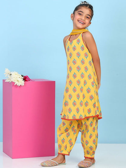 Girls Floral Printed Regular Cotton Kurti With Salwar & With Dupatta