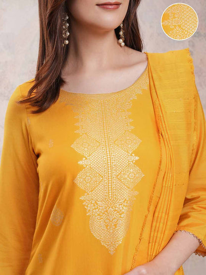 Women Ethnic Motifs Printed Straight Kurta With Trousers & Dupatta