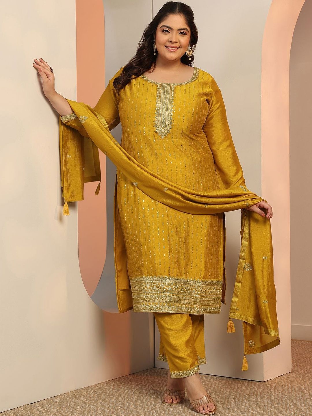 Plus Size Women Ethnic Motifs Embroidered Kurta Suit Set